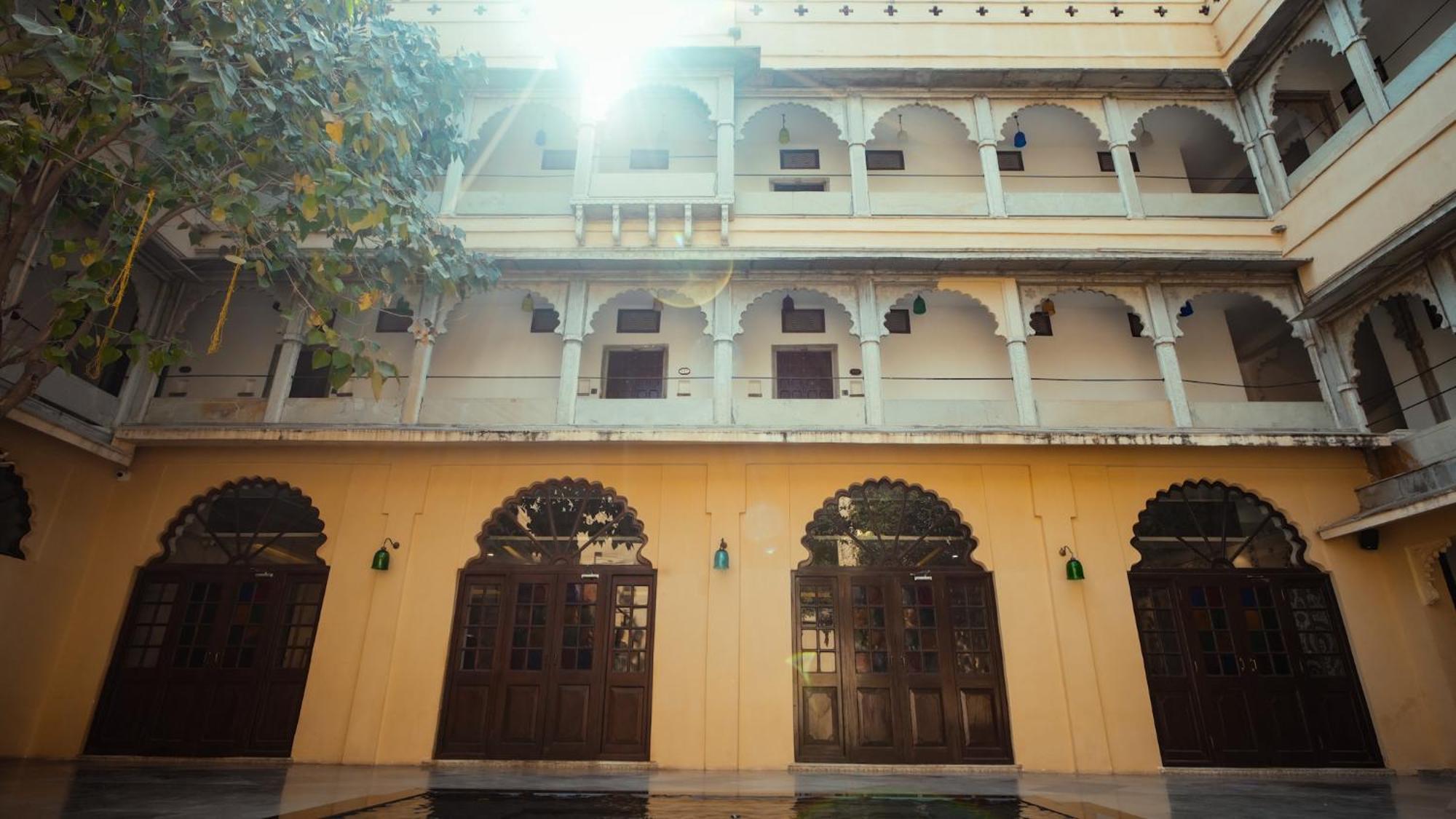 กรณี ฟอร์ต - อะ เฮอริเทจ โฮเต็ล เนียร์ อุทัยปุระ Hotel อุเดเปอร์ ภายนอก รูปภาพ
