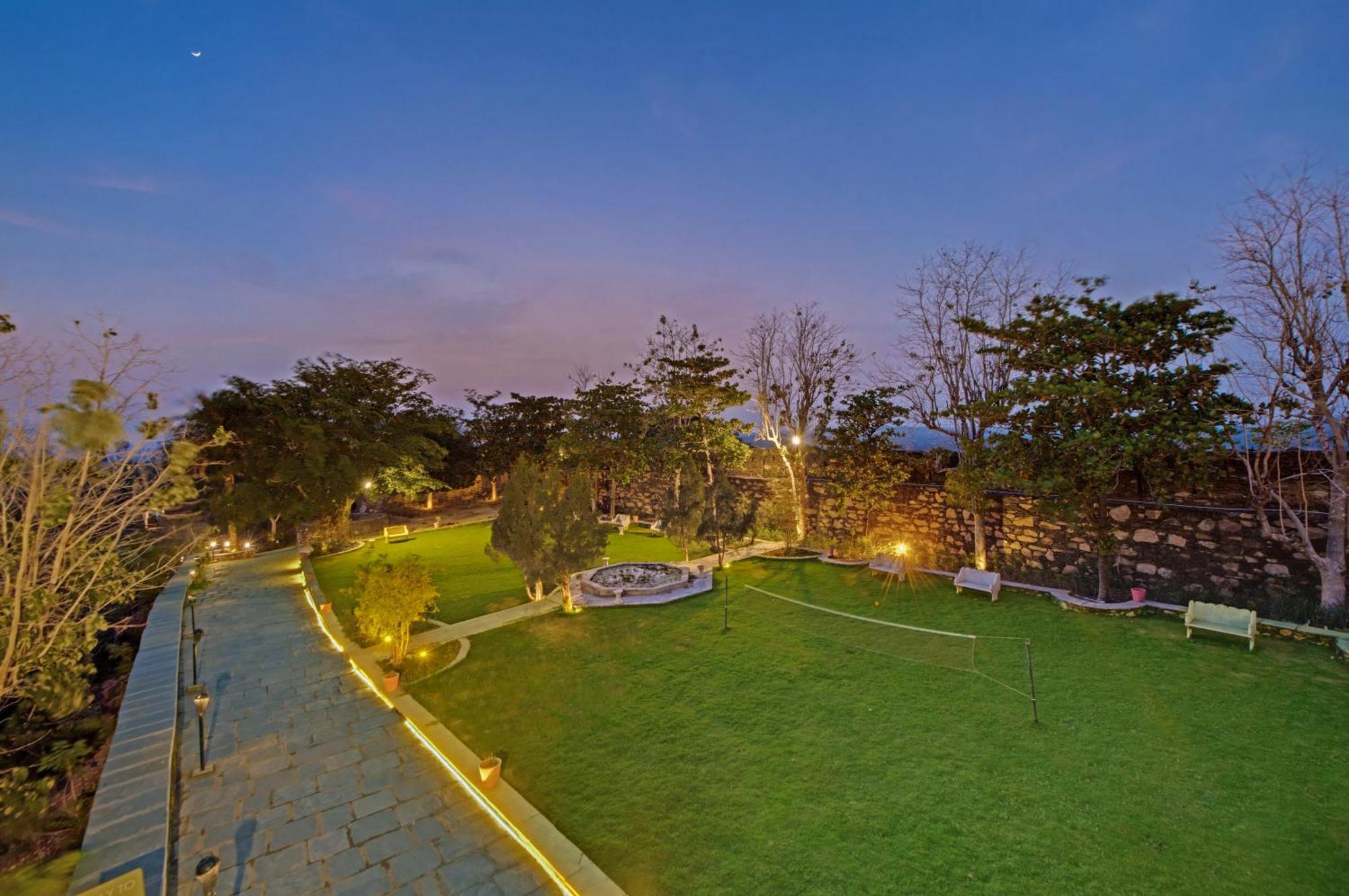 กรณี ฟอร์ต - อะ เฮอริเทจ โฮเต็ล เนียร์ อุทัยปุระ Hotel อุเดเปอร์ ภายนอก รูปภาพ