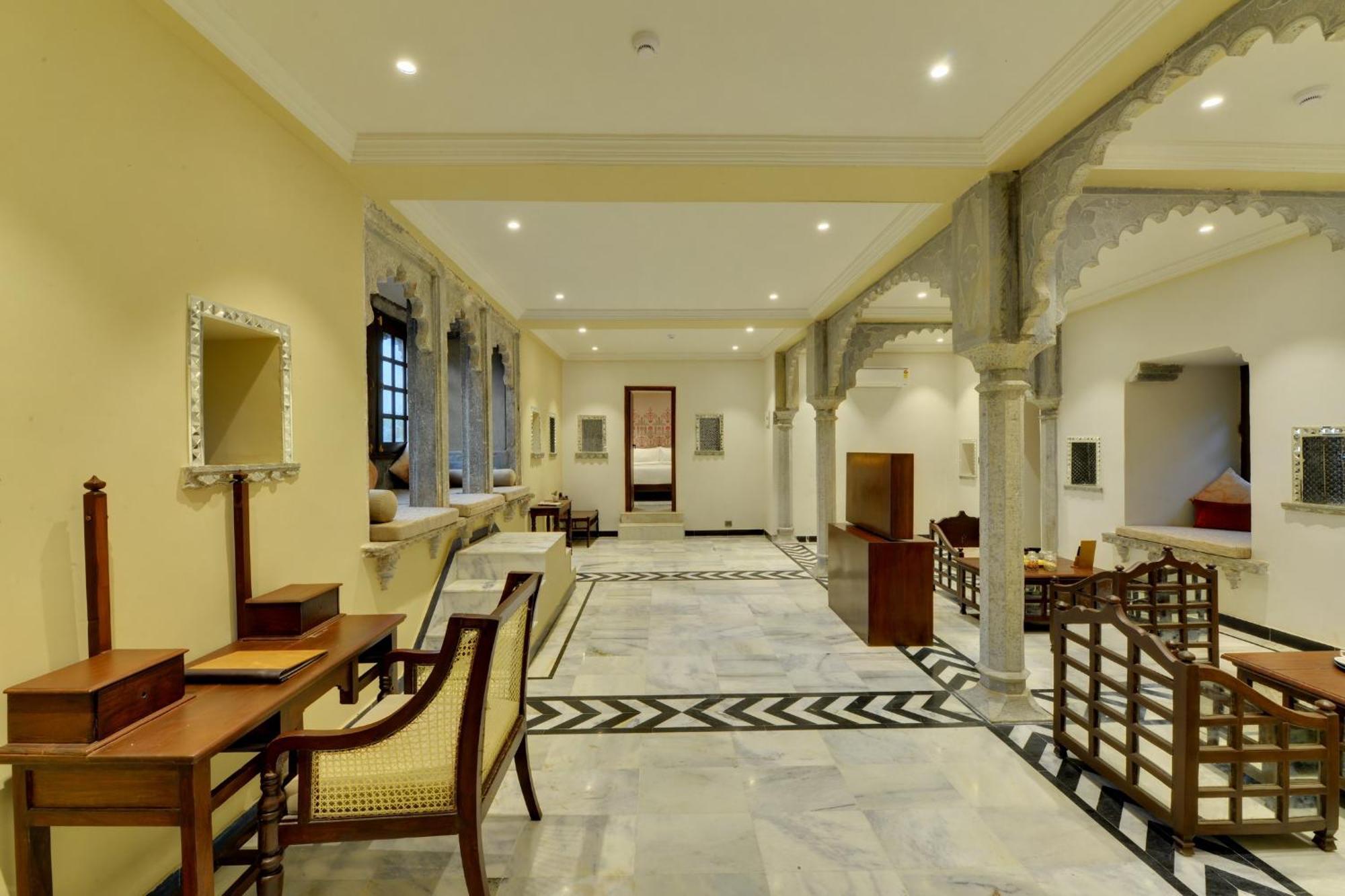 กรณี ฟอร์ต - อะ เฮอริเทจ โฮเต็ล เนียร์ อุทัยปุระ Hotel อุเดเปอร์ ภายนอก รูปภาพ